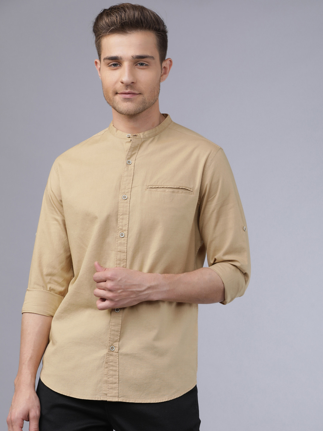 

LOCOMOTIVE Men Beige Slim Fit Solid Casual Shirt