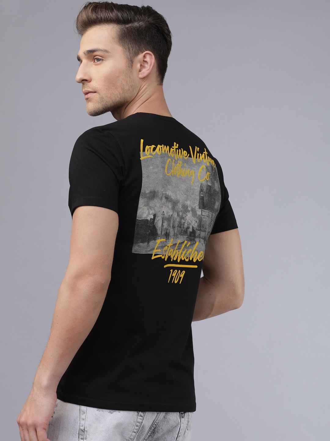 

LOCOMOTIVE Men Black Slim Fit Printed Round Neck T-shirt