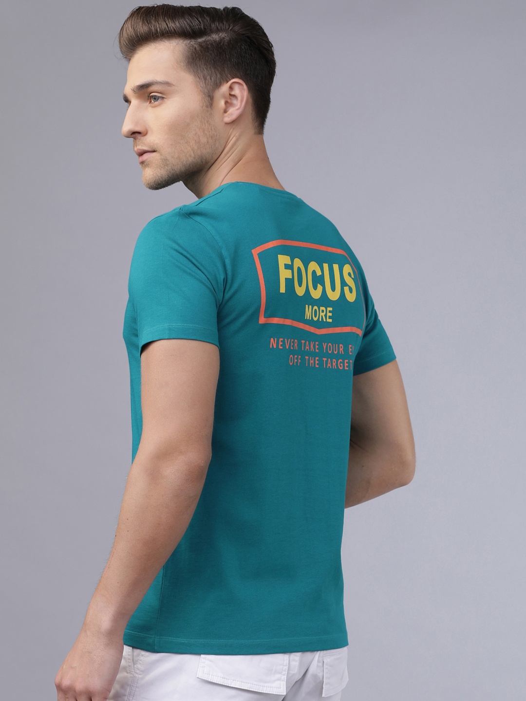 

LOCOMOTIVE Men Teal Blue Solid Round Neck T-shirt