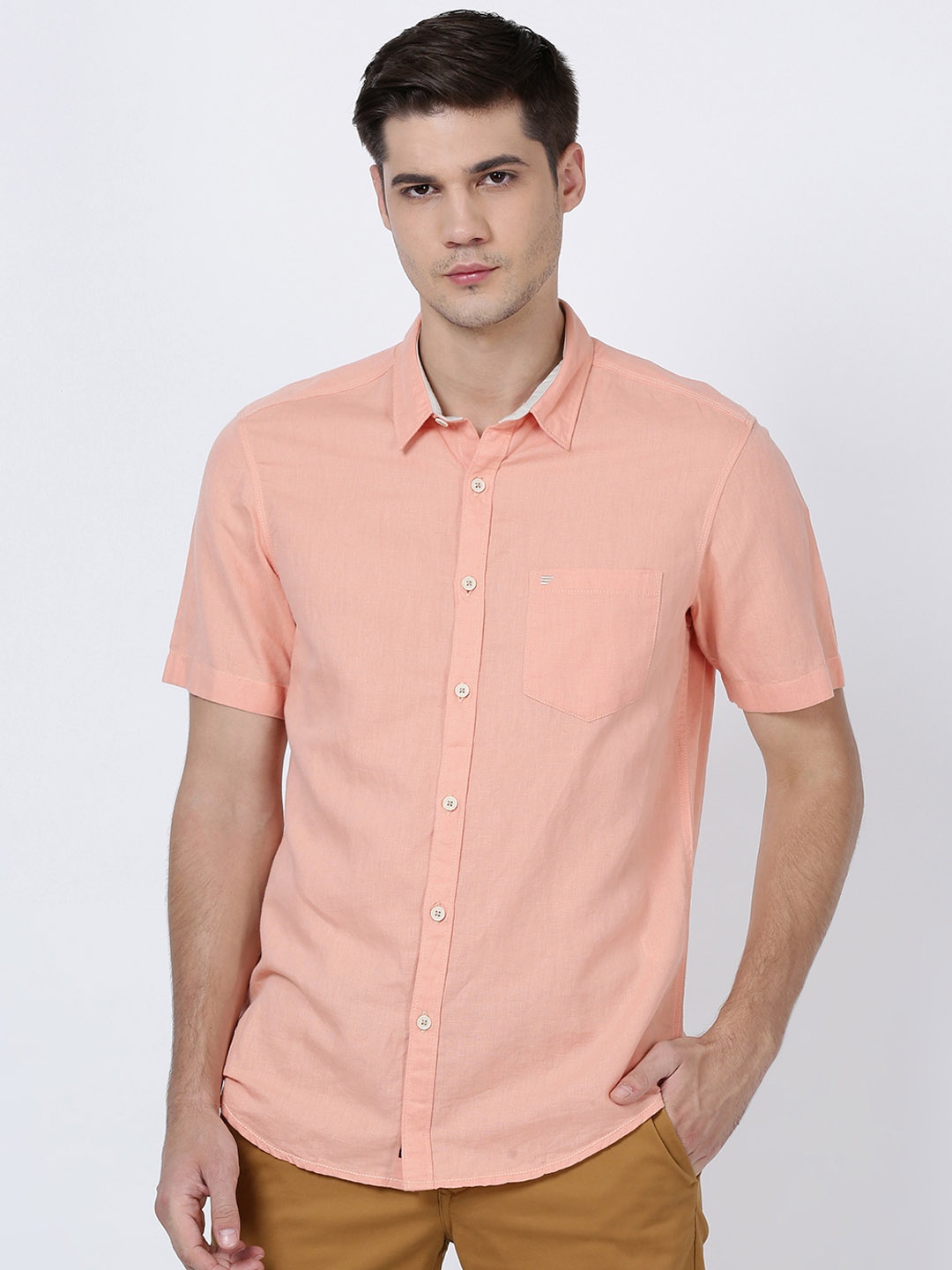 

t-base Men Peach-Coloured Solid Regular Fit Casual Shirt