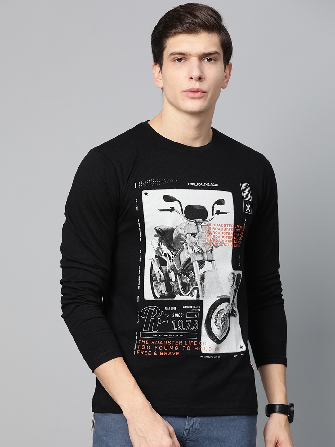 

Roadster Men Black Printed Round Neck T-shirt