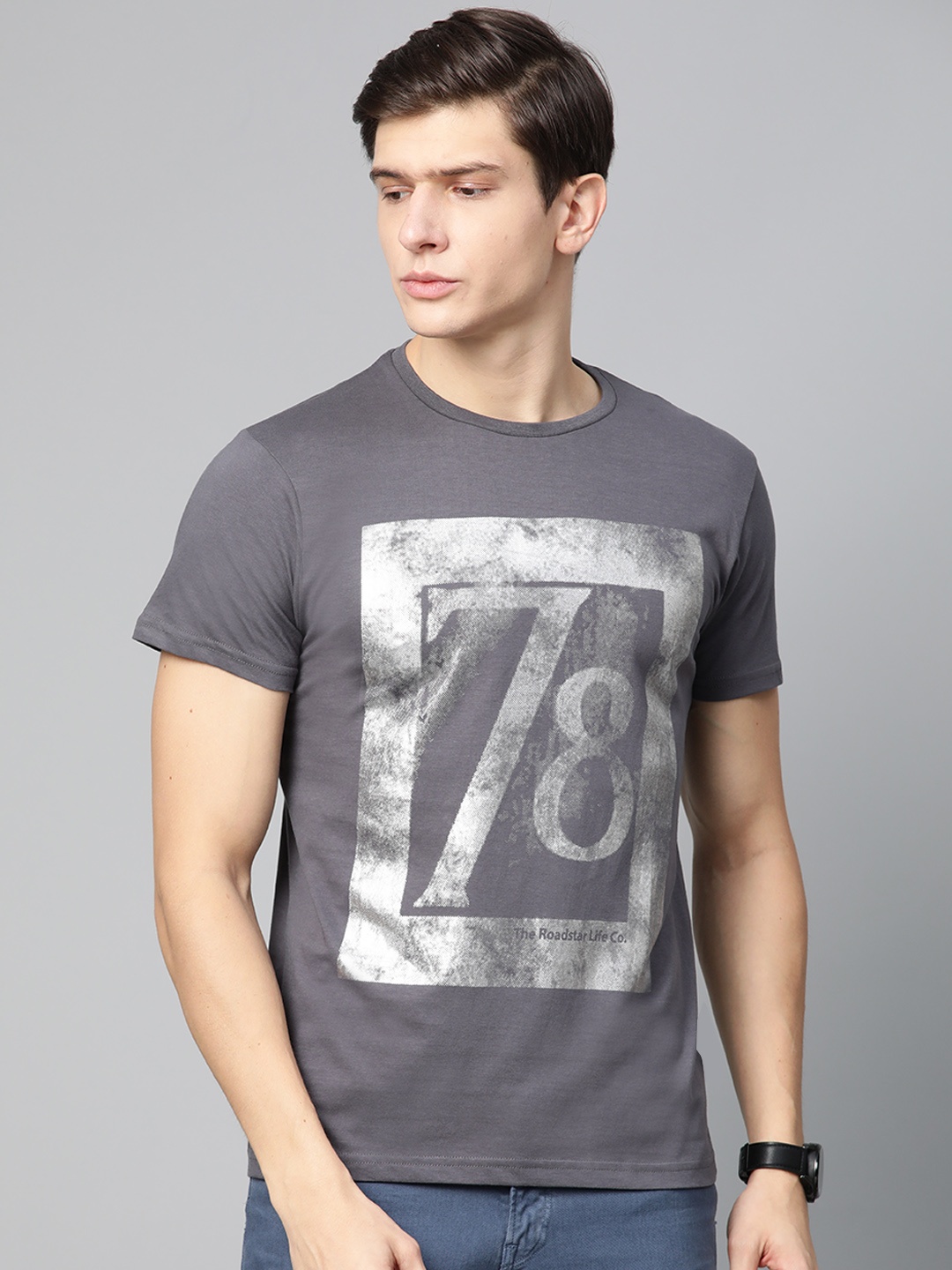 

Roadster Men Charcoal Grey & Silver Printed Round Neck T-shirt