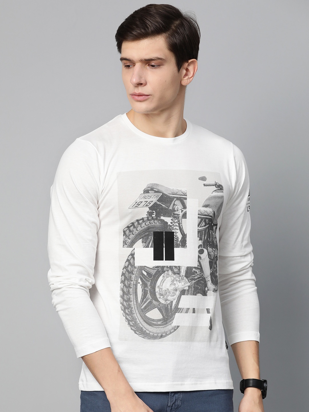 

Roadster Men Off-White & Charcoal Grey Printed Round Neck T-shirt