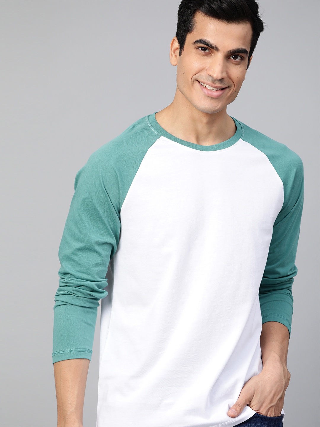 

Mast & Harbour Men White Solid Round Neck T-shirt