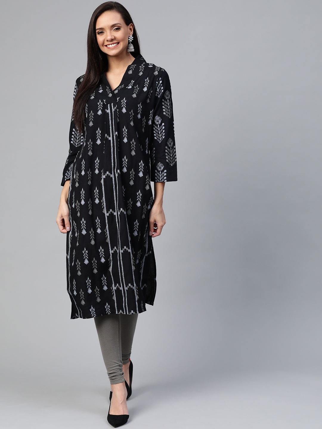 

HERE&NOW Women Black & Grey Printed Shawl Collar Straight Kurta