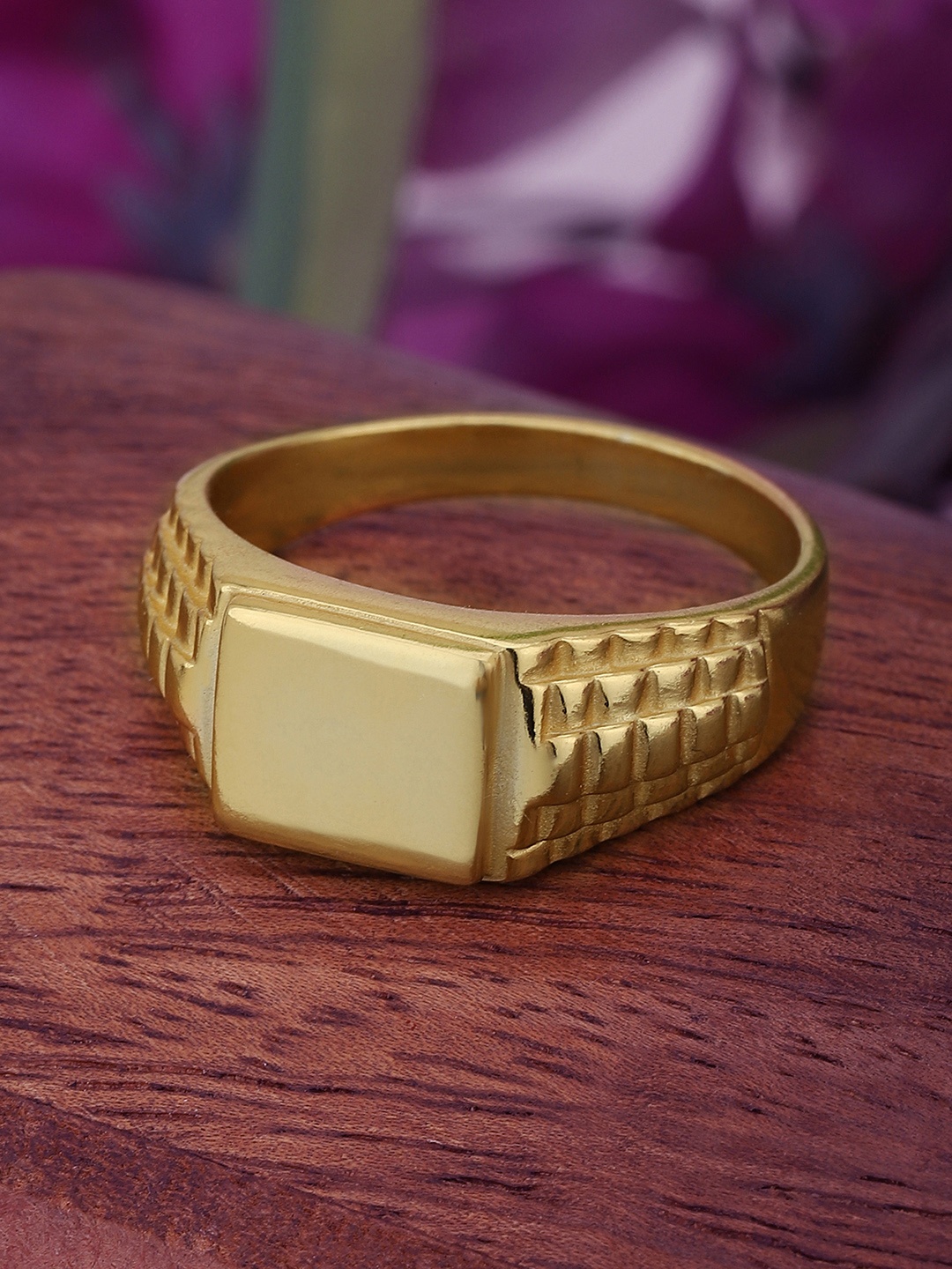 

Carlton London Men Gold-Plated Textured Finger Ring