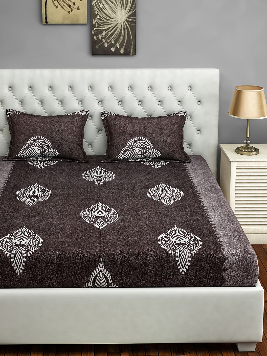 

SWAYAM Brown & White Ethnic Motifs 250 TC Cotton 1 Queen Bedsheet with 2 Pillow Covers