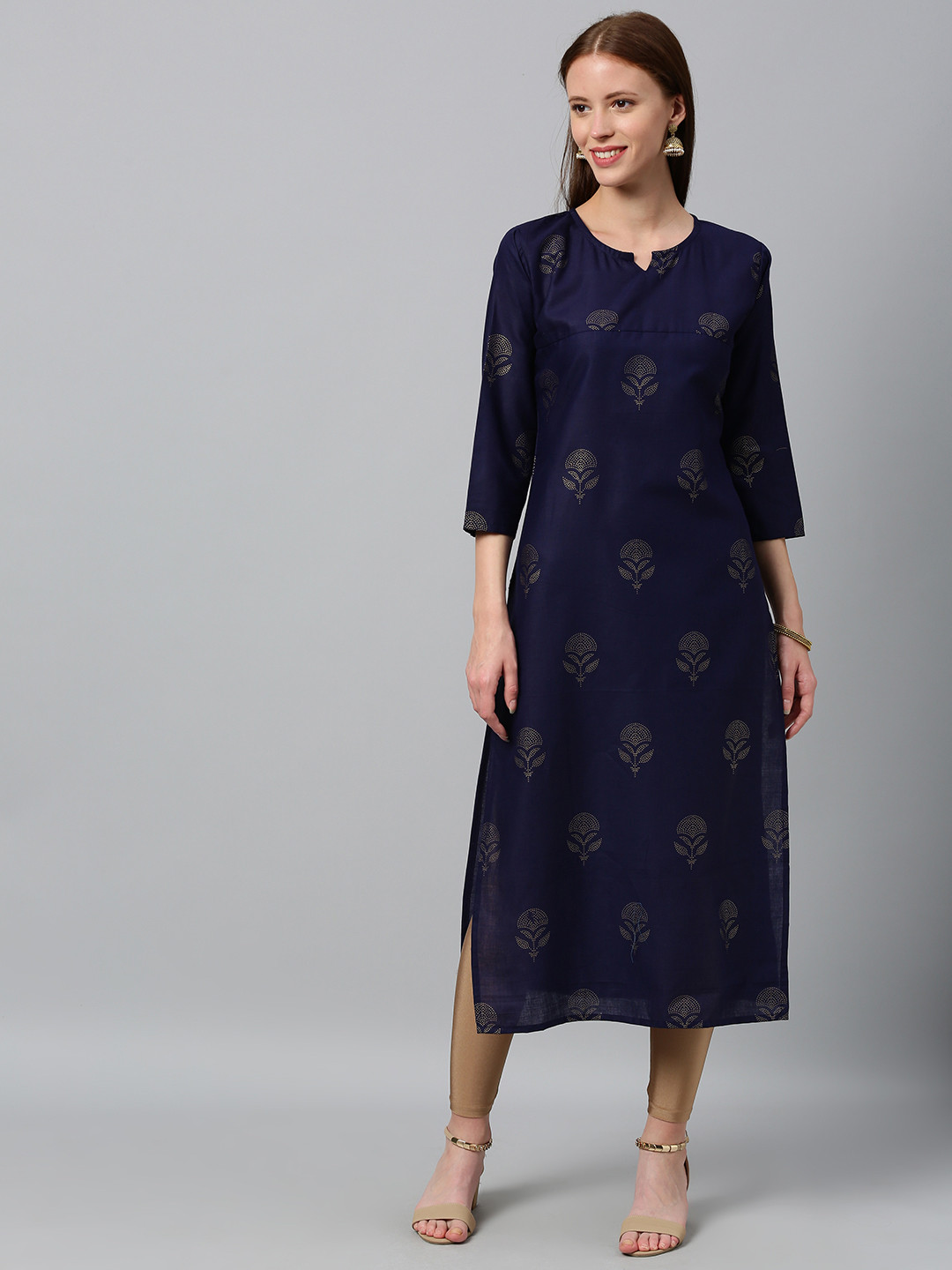 

GoSriKi Women Navy Blue Floral Printed Straight Kurta