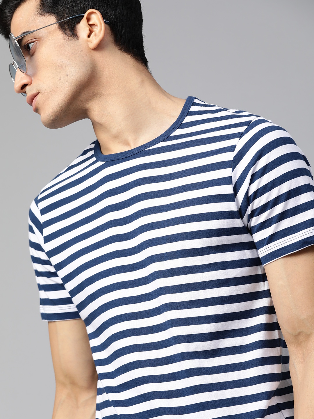 

Roadster Men Navy White Striped Round Neck Pure Cotton T-shirt, Navy blue