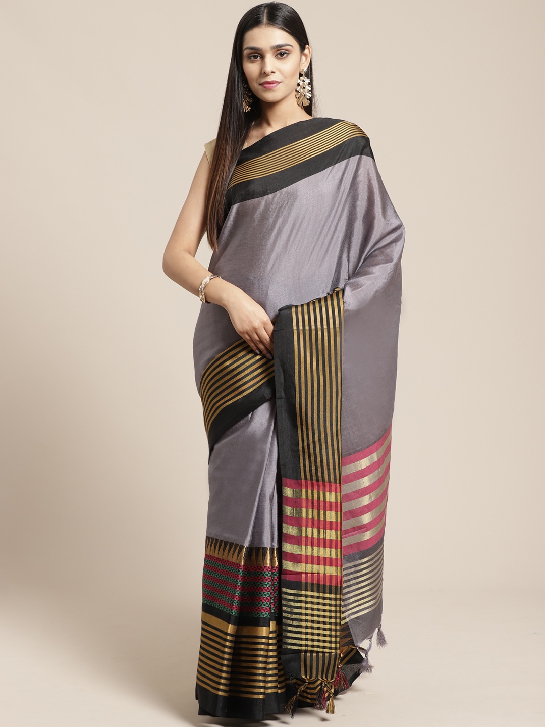 

SHAVYA Grey Solid Saree