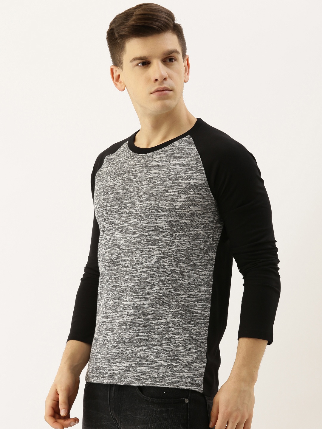 

American Crew Men Black Colourblocked Round Neck T-shirt