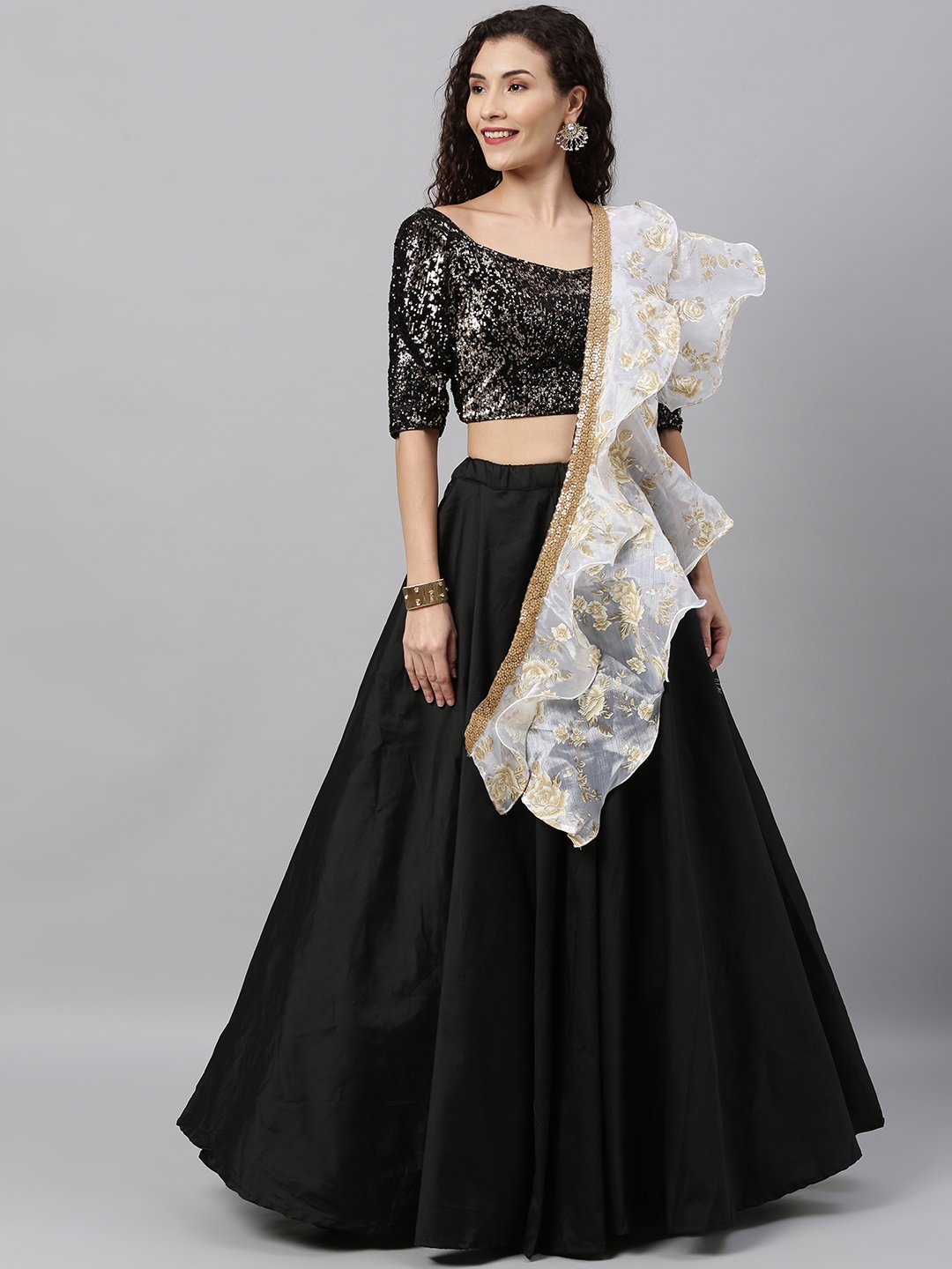 

Ethnovog Black Solid Made to Measure Lehenga with Blouse Dupatta