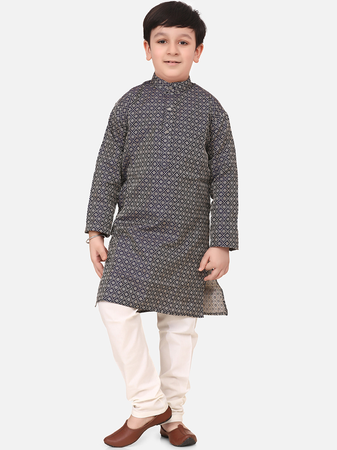

LilPicks Boys Navy Blue & Off-White Embroidered Kurta with Pyjamas