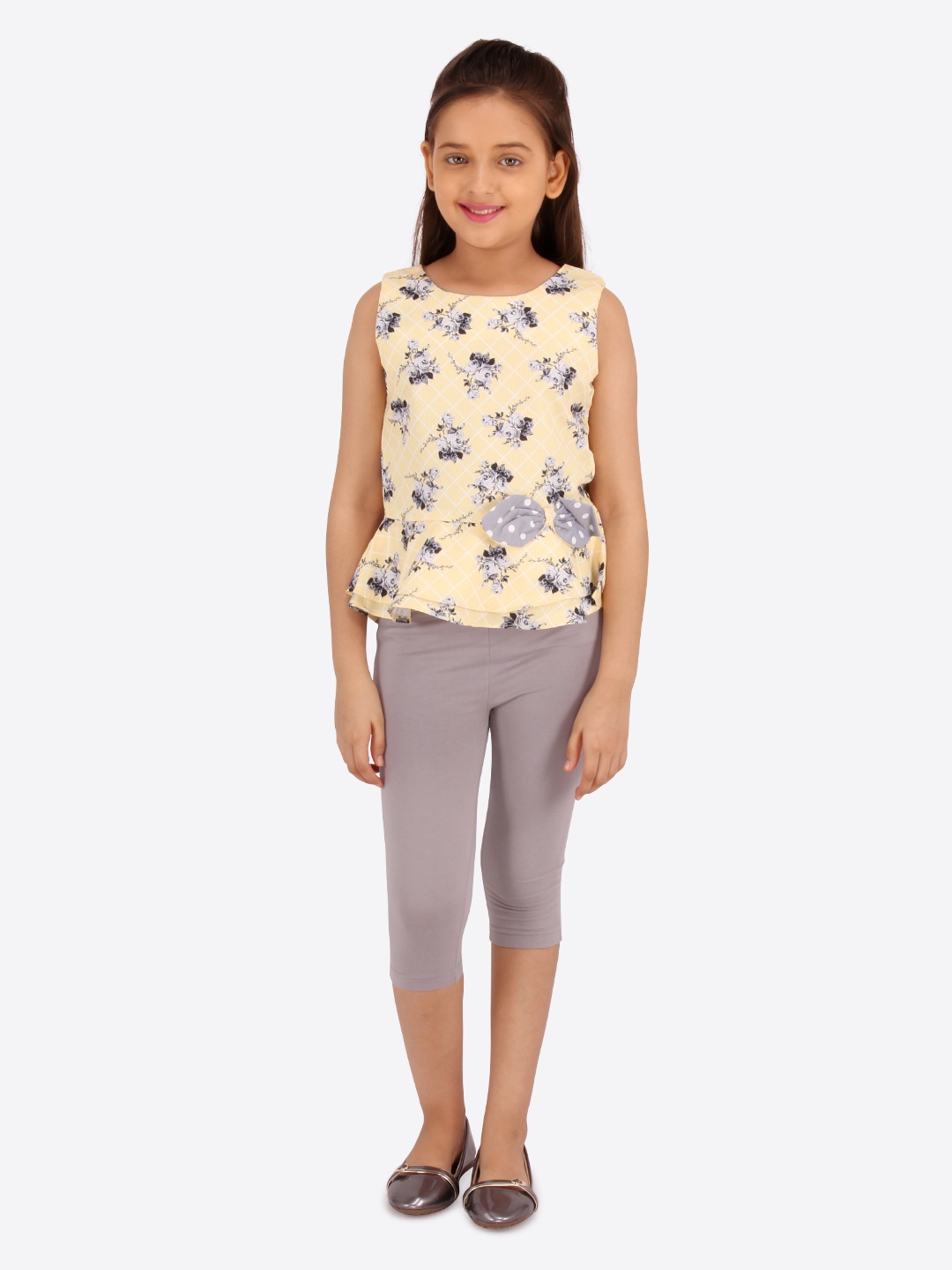 

CUTECUMBER Girls Yellow & Grey Printed Top with Capris