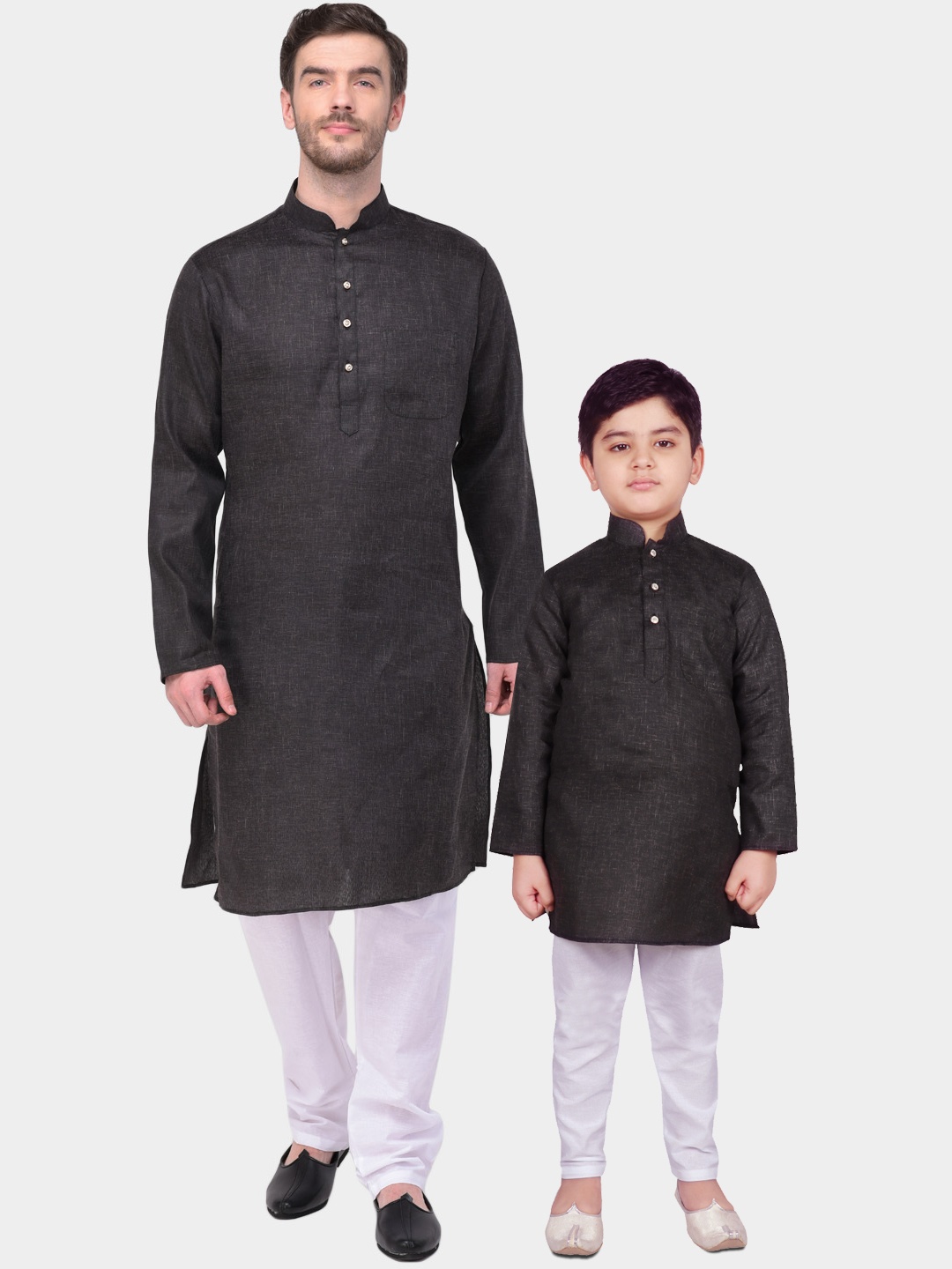 

SG YUVRAJ Boys Black & White Solid Kurta with Churidar