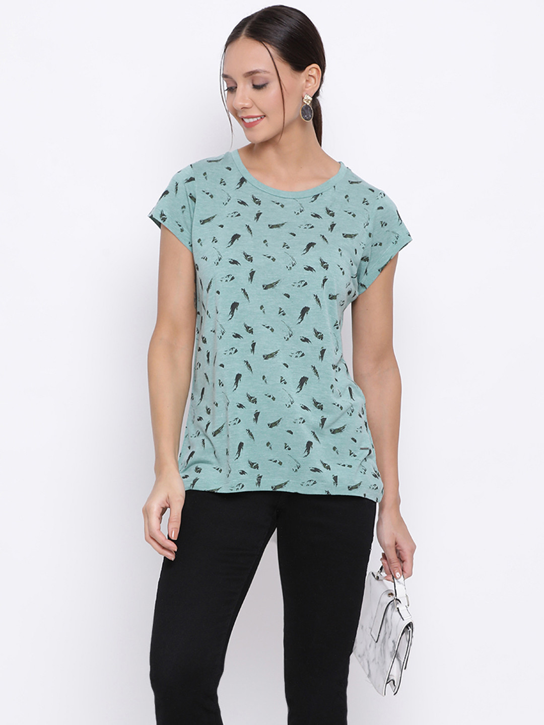 

Crimsoune Club Women Green Printed Round Neck T-shirt