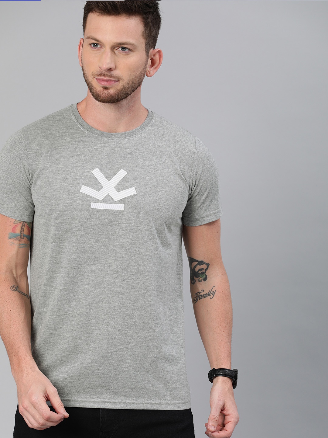 

WROGN Men Grey Melange Solid Round Neck Pure Cotton T-shirt with Printed Detail