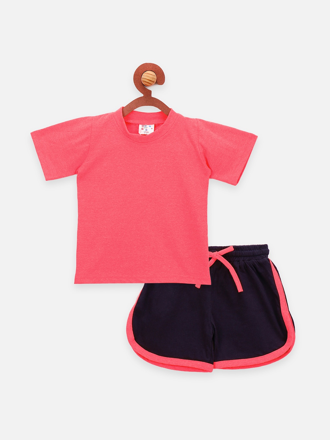 

LilPicks Girls Pink & Black Solid T-shirt with Shorts