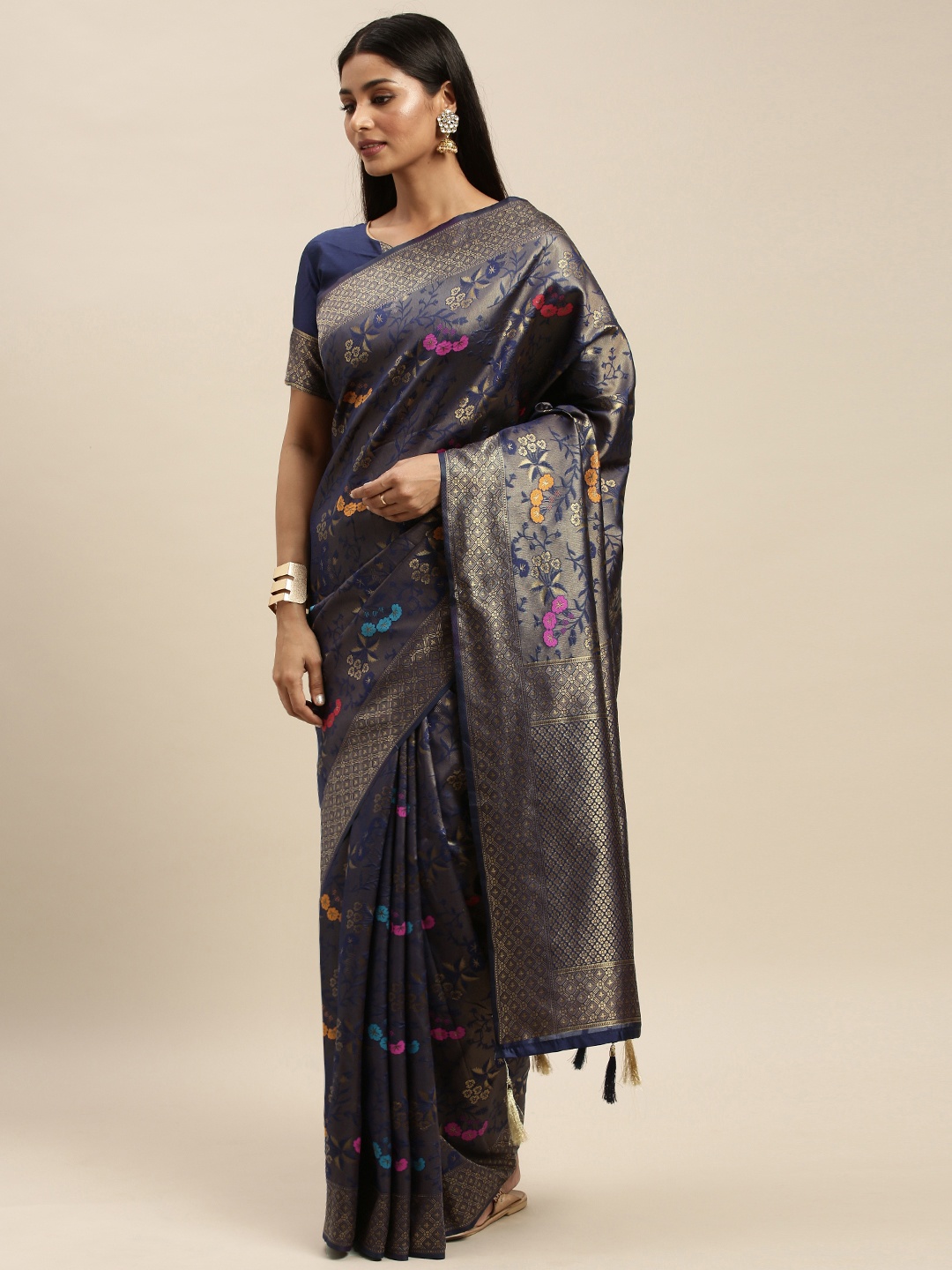 

Mitera Navy Blue & Gold-Toned Silk Blend Woven Design Kanjeevaram Saree