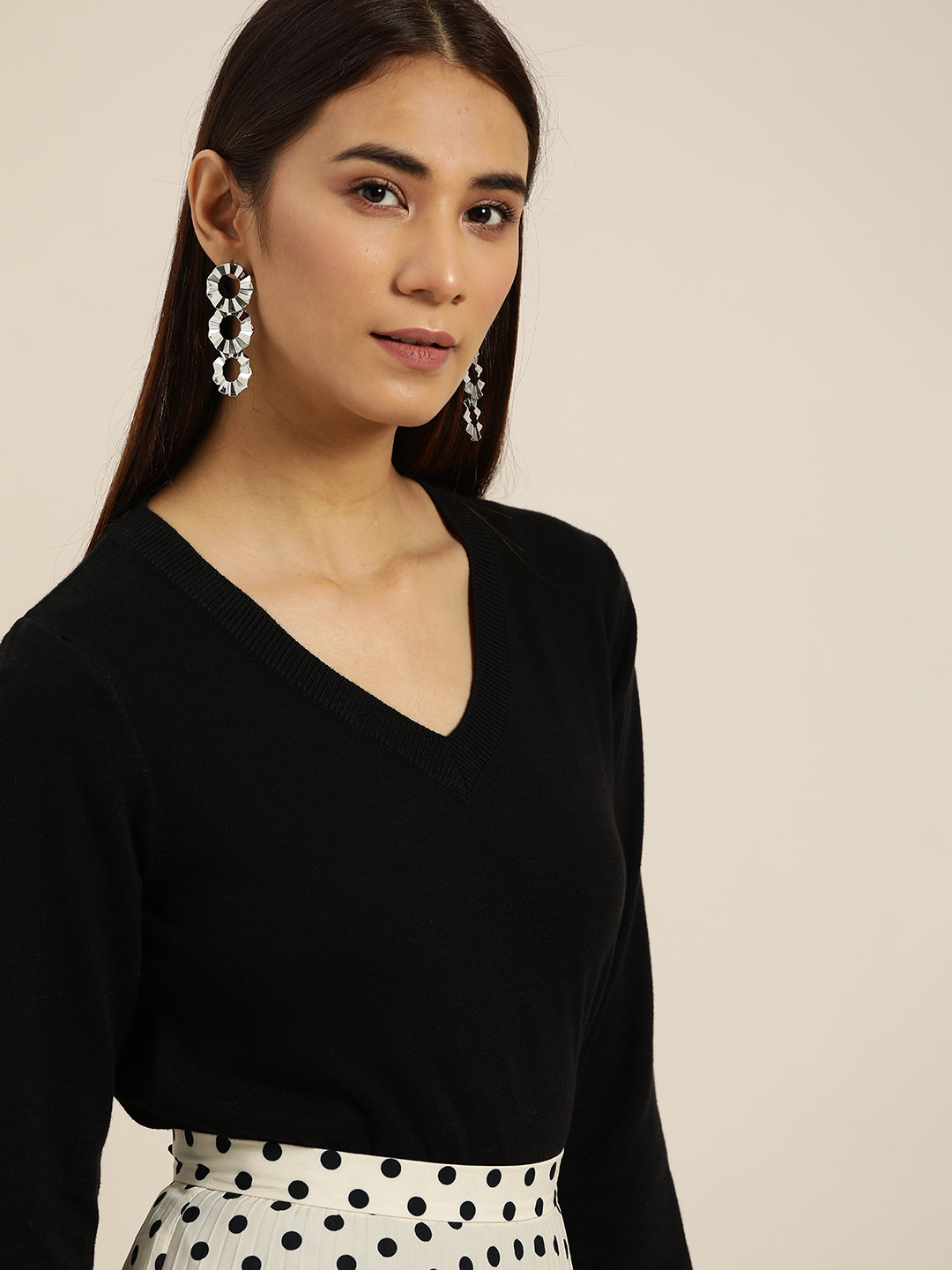 

INVICTUS Women Black Solid Pullover