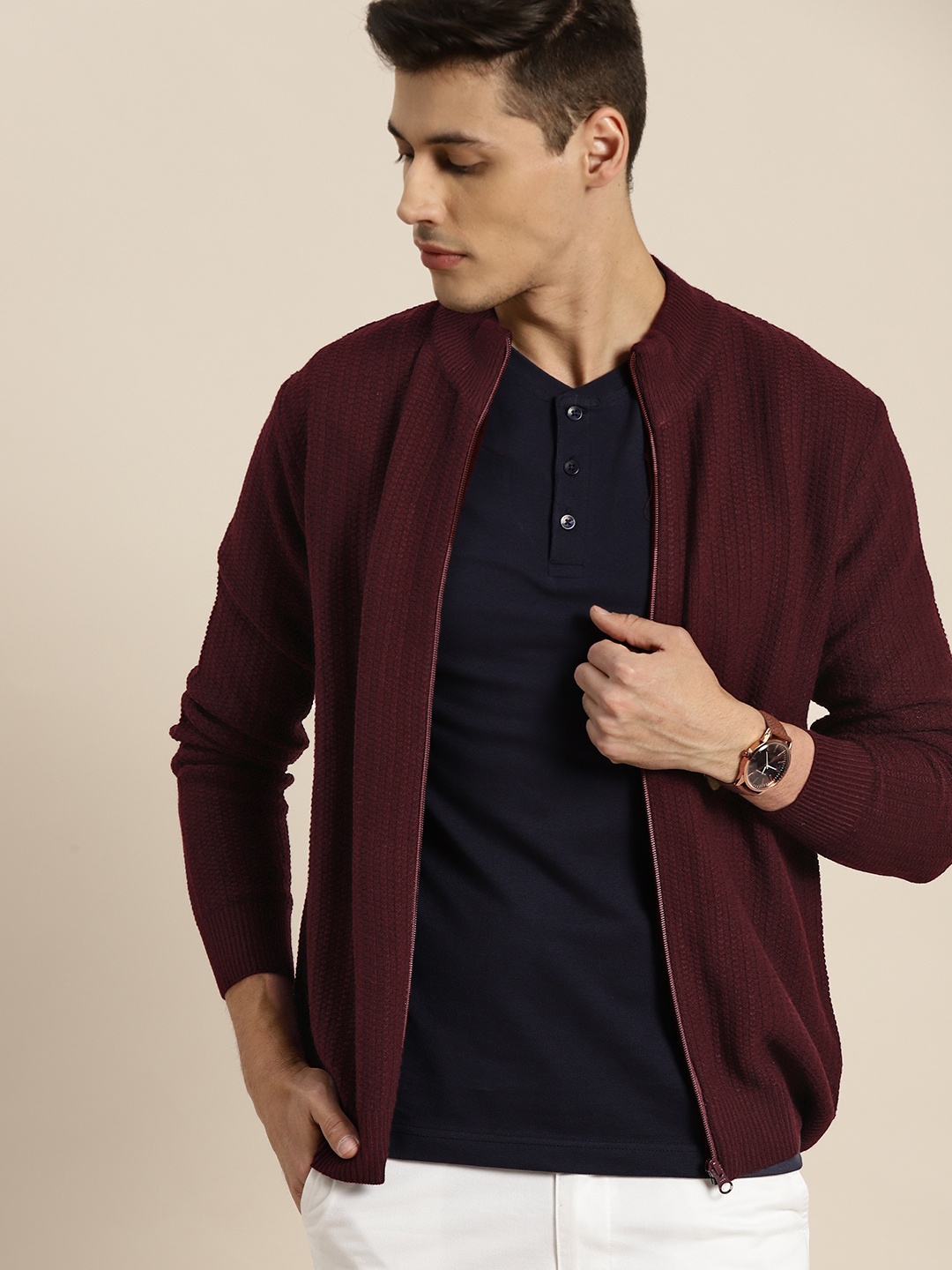 

INVICTUS Men Burgundy Self Design Cardigan