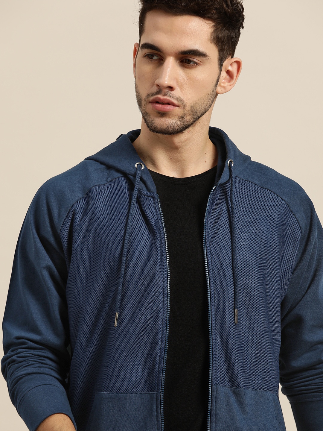 

INVICTUS Men Navy Blue Solid Hooded Sweatshirt