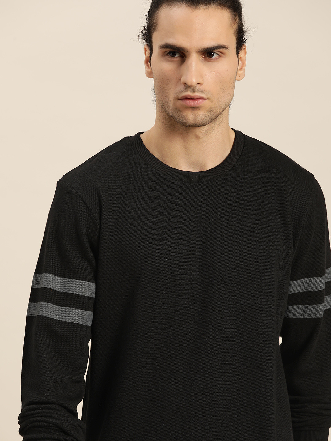 

INVICTUS Men Black Pure Cotton Solid Sweatshirt