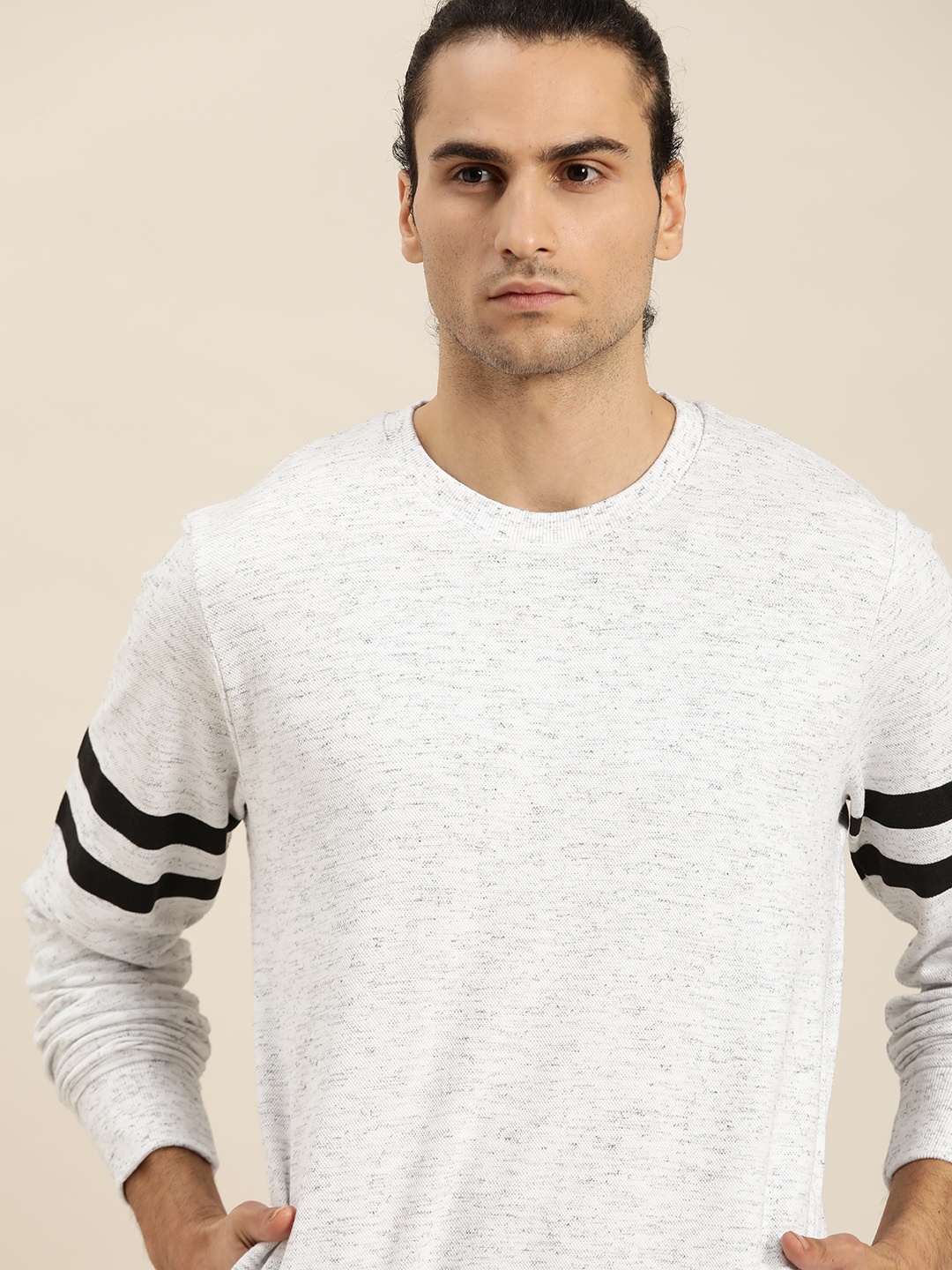 

INVICTUS Men White & Black Melange Effect Sweatshirt