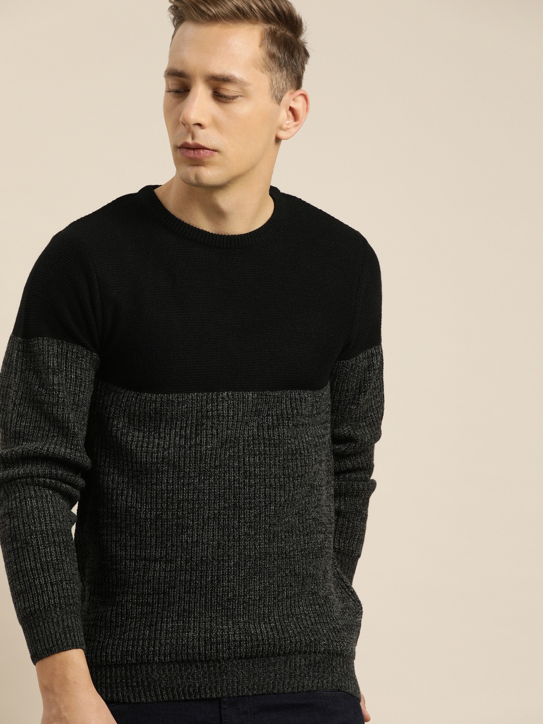 

INVICTUS Men Charcoal Colourblocked Pullover Sweater