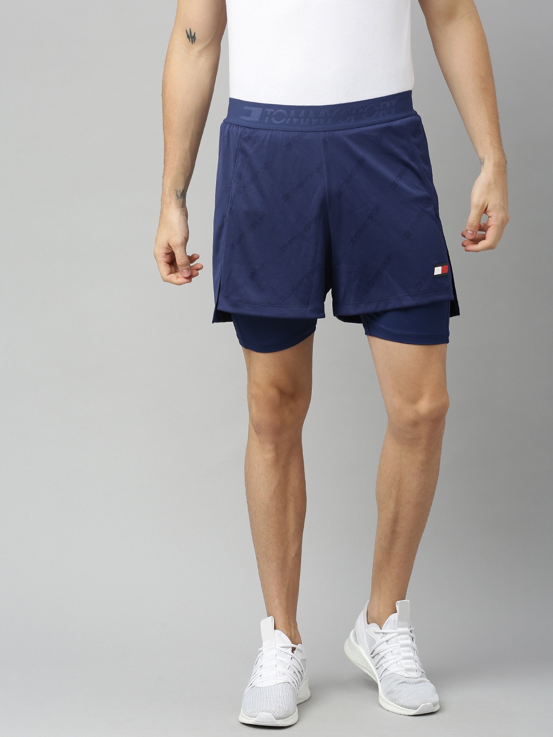 

Tommy Hilfiger Men Navy Blue Printed Regular Fit Training Sports Shorts