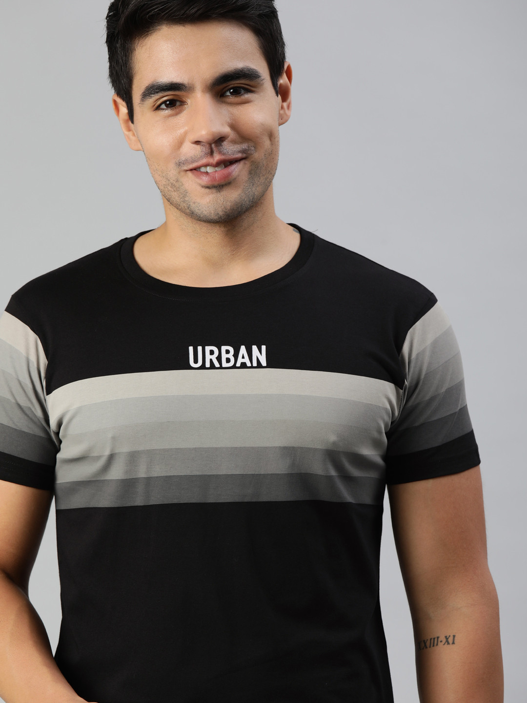 

HERE&NOW Men Black Striped Round Neck T-shirt