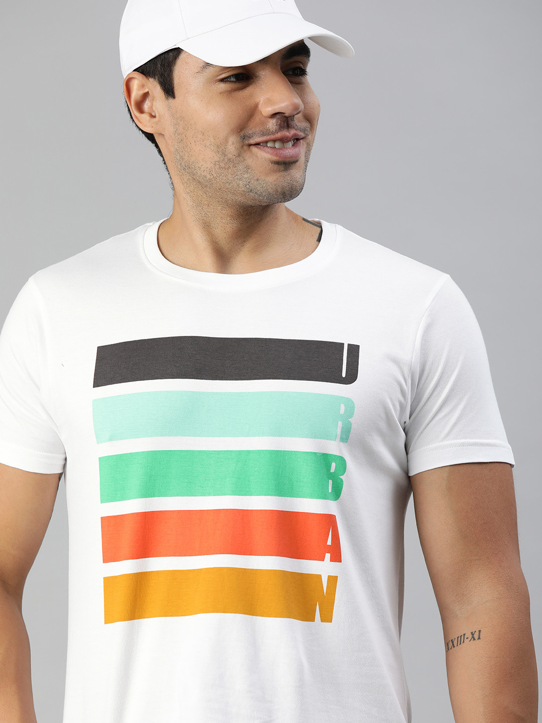 

HERE&NOW Men White Striped Round Neck T-shirt