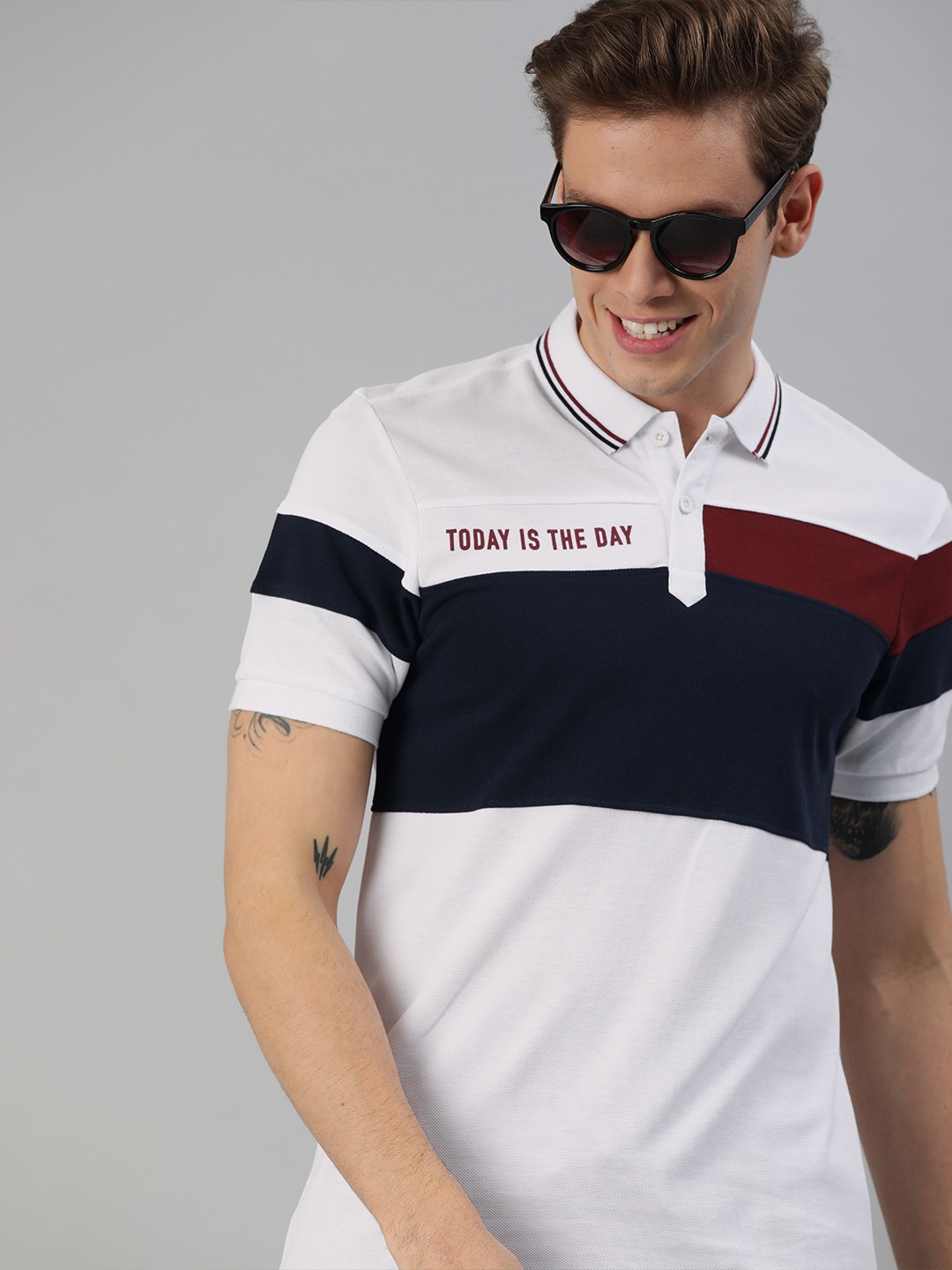 

HERENOW Men White Navy Blue Colourblocked Polo Collar Pure Cotton T-shirt