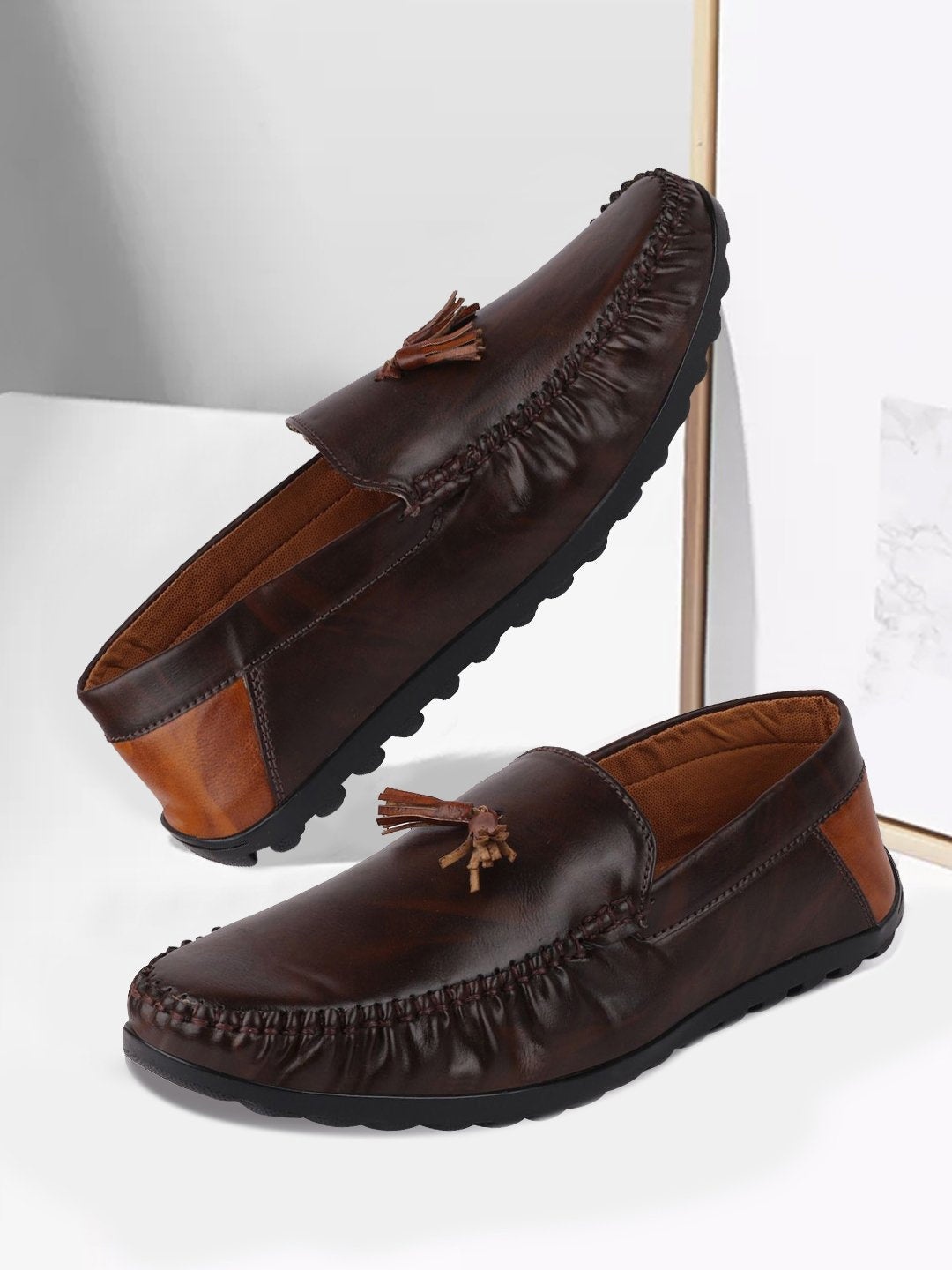 

FAUSTO Men Brown Colourblocked Lightweight Memory Foam Tassel Loafers