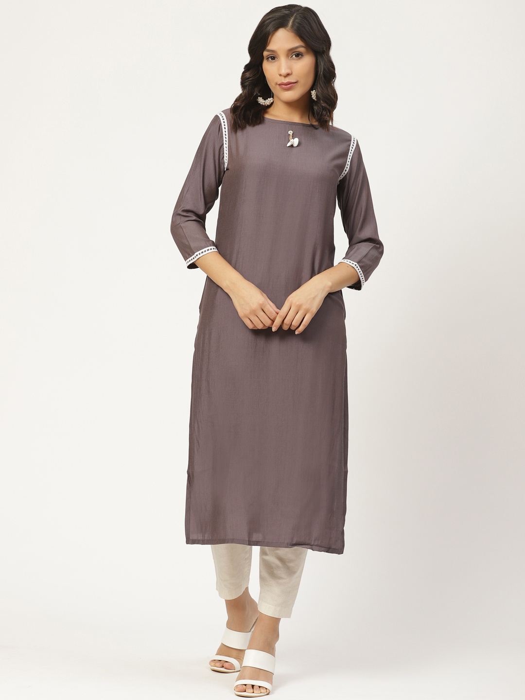 

shiloh Women Charcoal Grey & Off-White Solid Kurta with Trousers