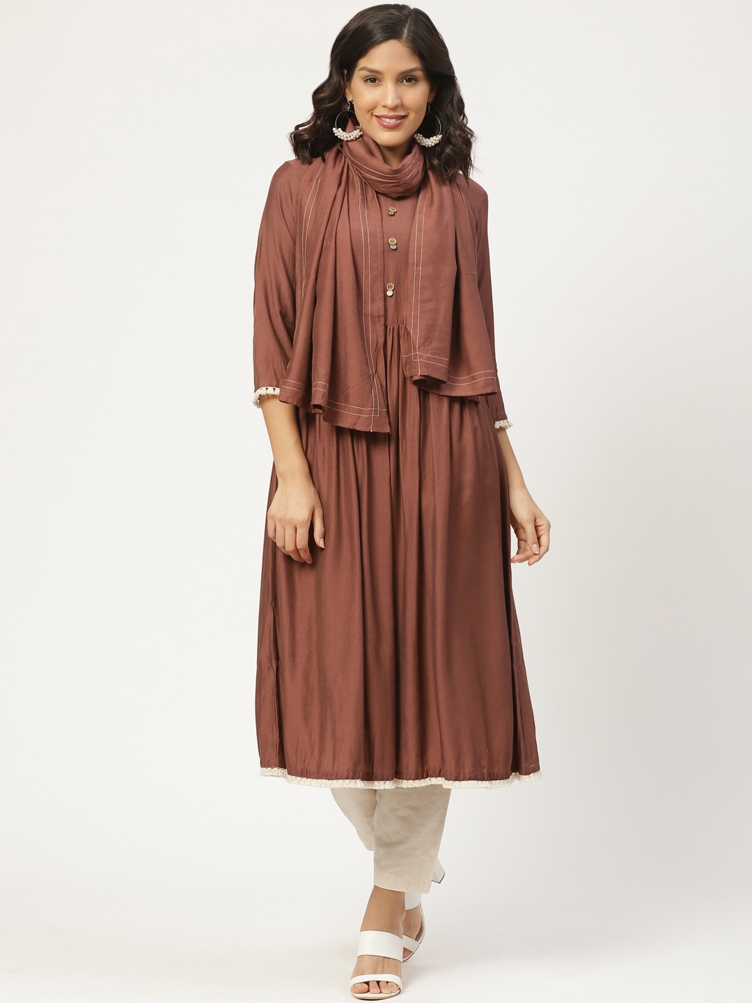 

shiloh Women Brown & Off-White Solid Kurta with Trousers