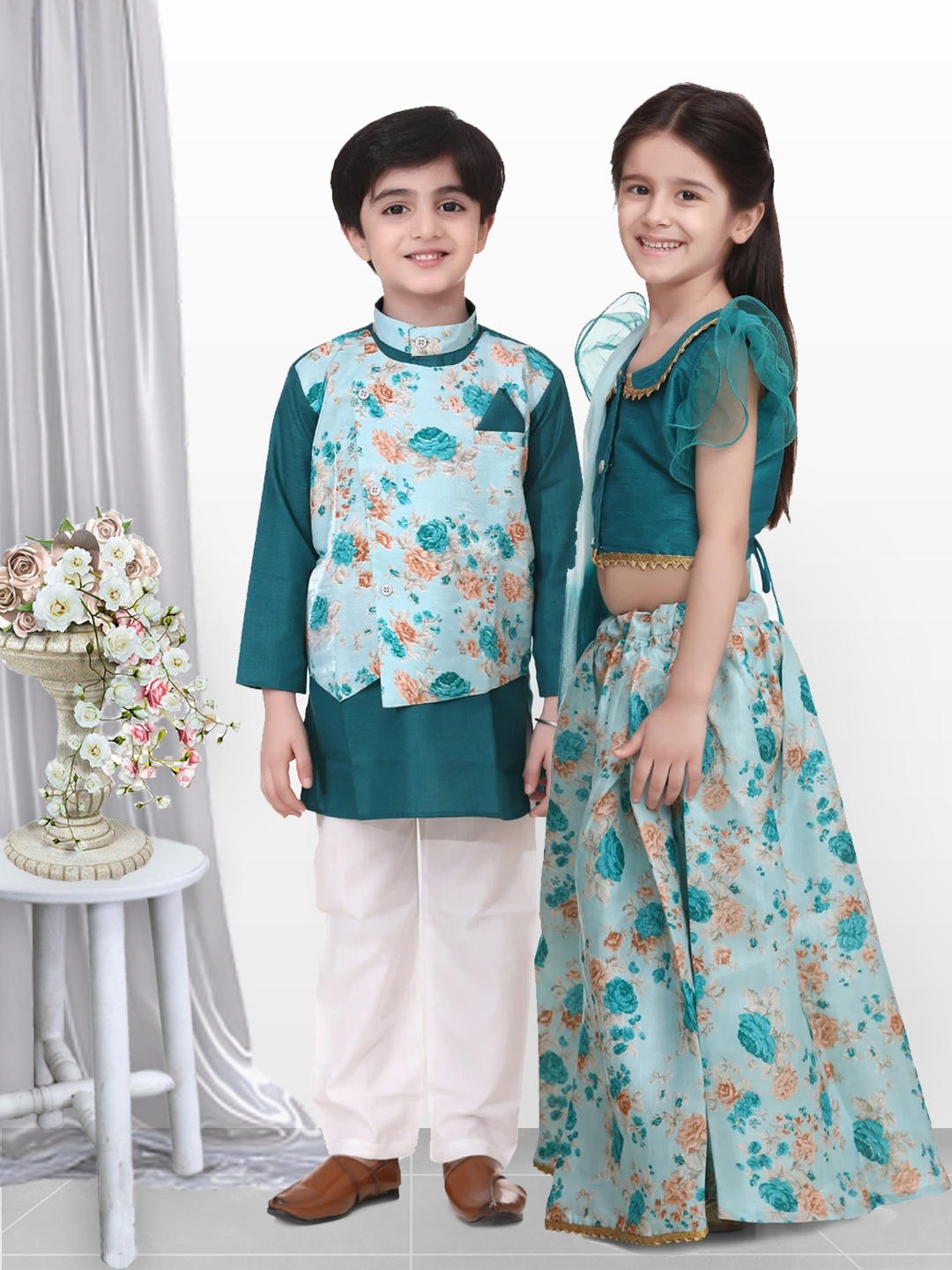 

BownBee Boys Green Printed Attached Jacket Kurta with Pyjamas