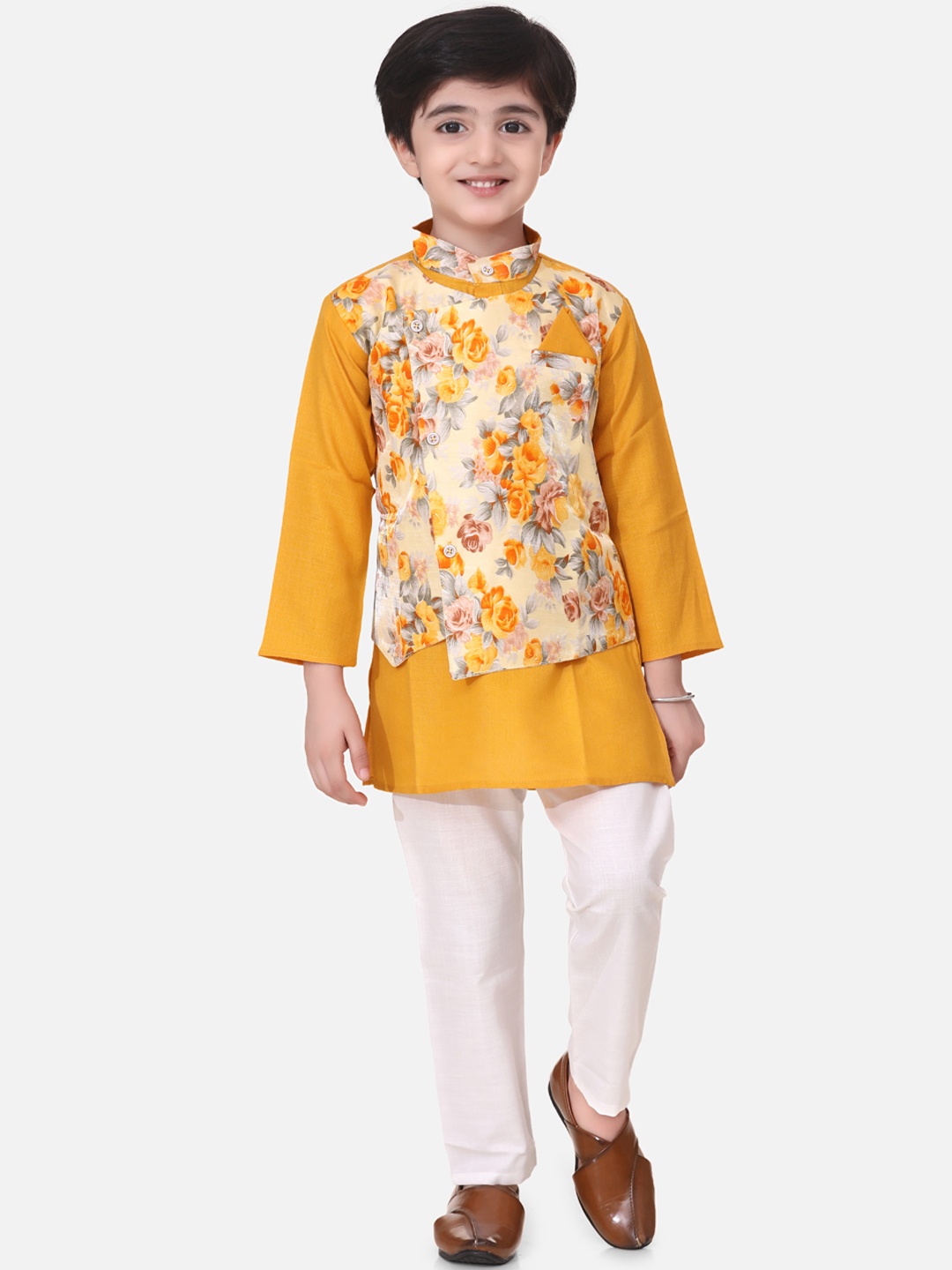 

BownBee Boys Yellow & Beige Printed Attached Jacket Kurta Pyjama