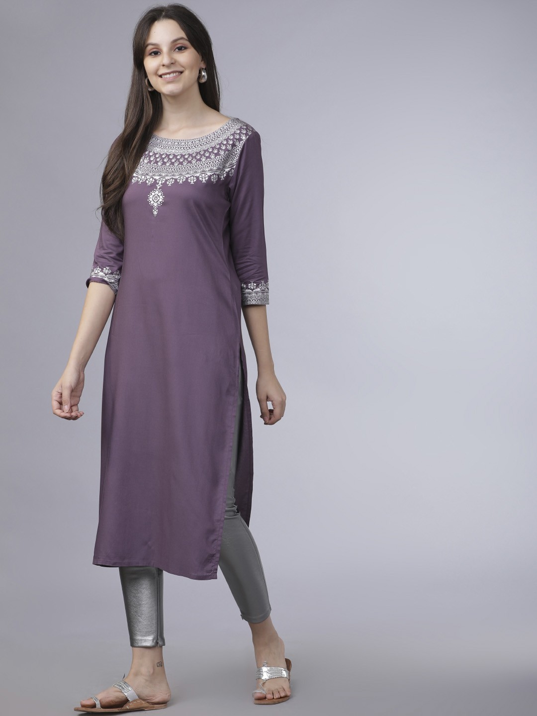 

Vishudh Women Purple & Grey Printed Straight Kurta