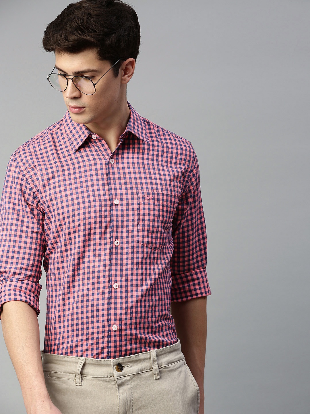 

Park Avenue Men Pink & Navy Blue Slim Fit Checked Smart Casual Shirt