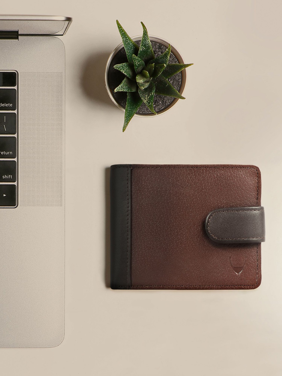

Hidesign Men Brown Solid Leather Two Fold Wallet