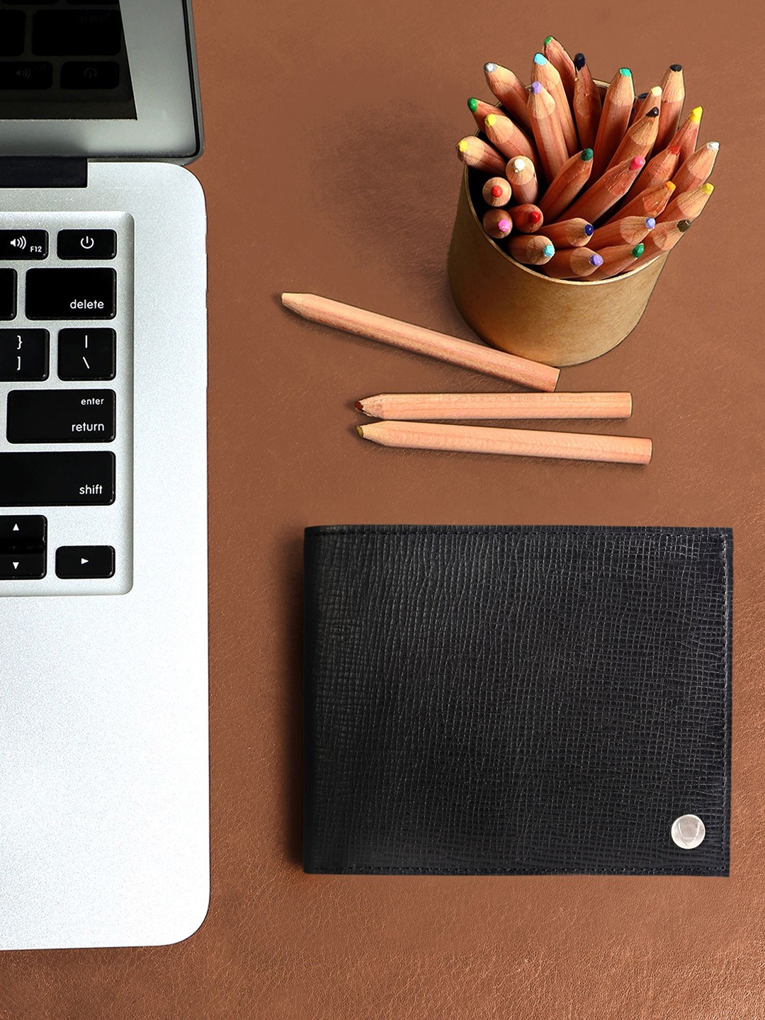 

Hidesign Men Black Solid Two Fold Wallet