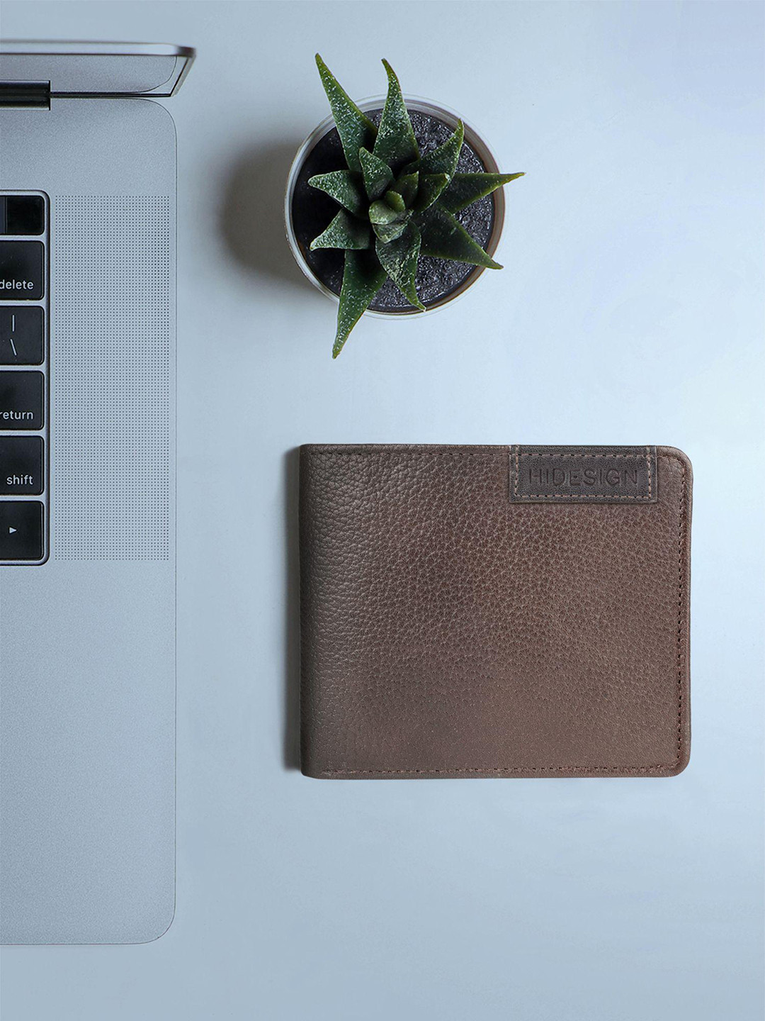 

Hidesign Men Brown Solid Two Fold Leather Wallet