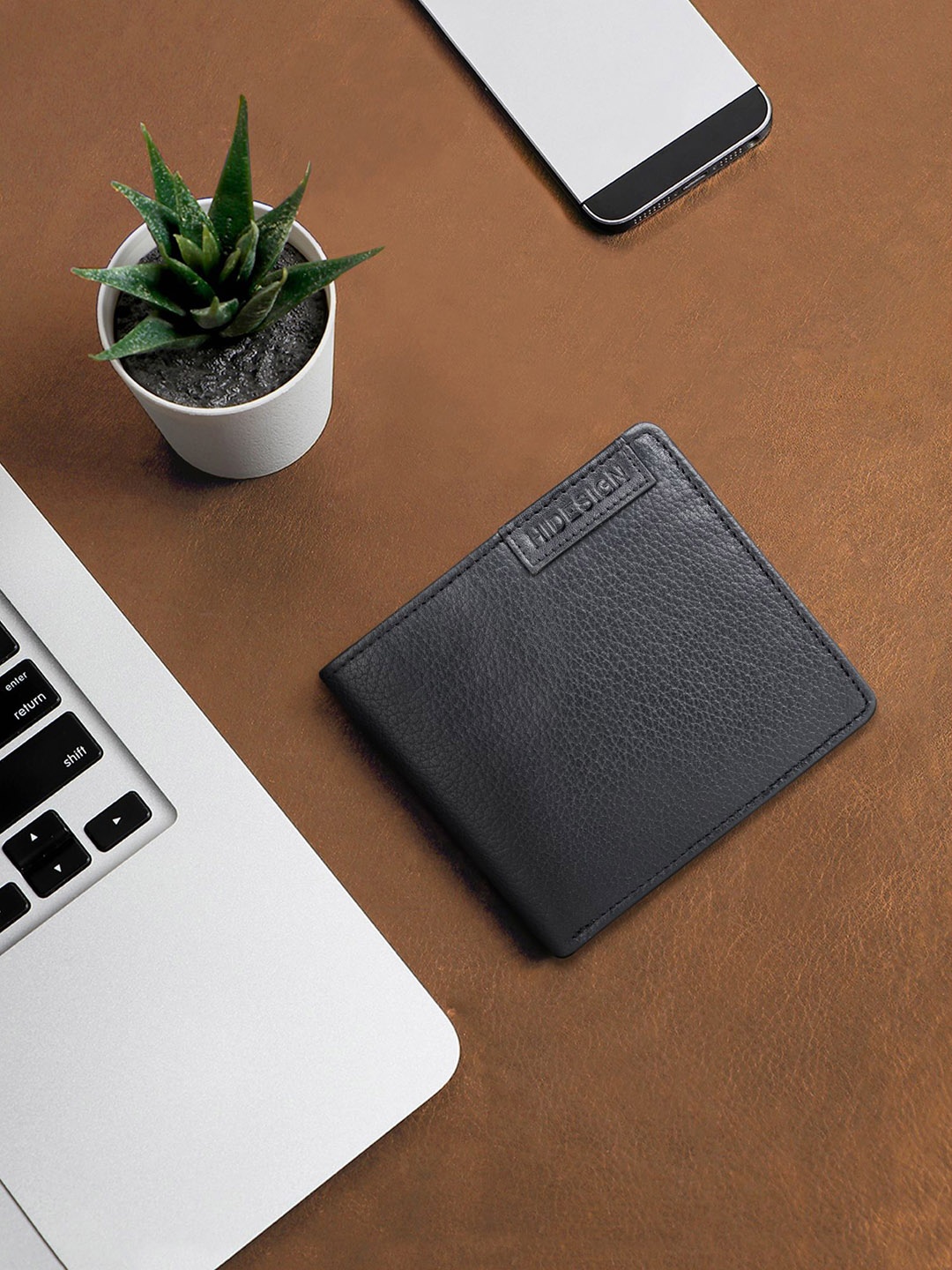 

Hidesign Men Black Solid Leather Two Fold Wallet
