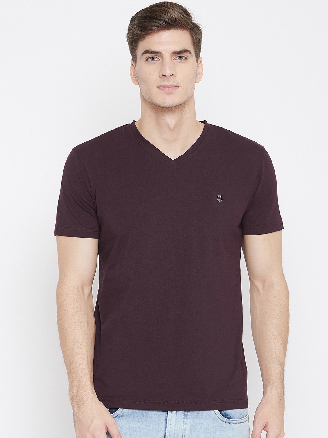 

Octave Men Burgundy Solid V-Neck T-shirt