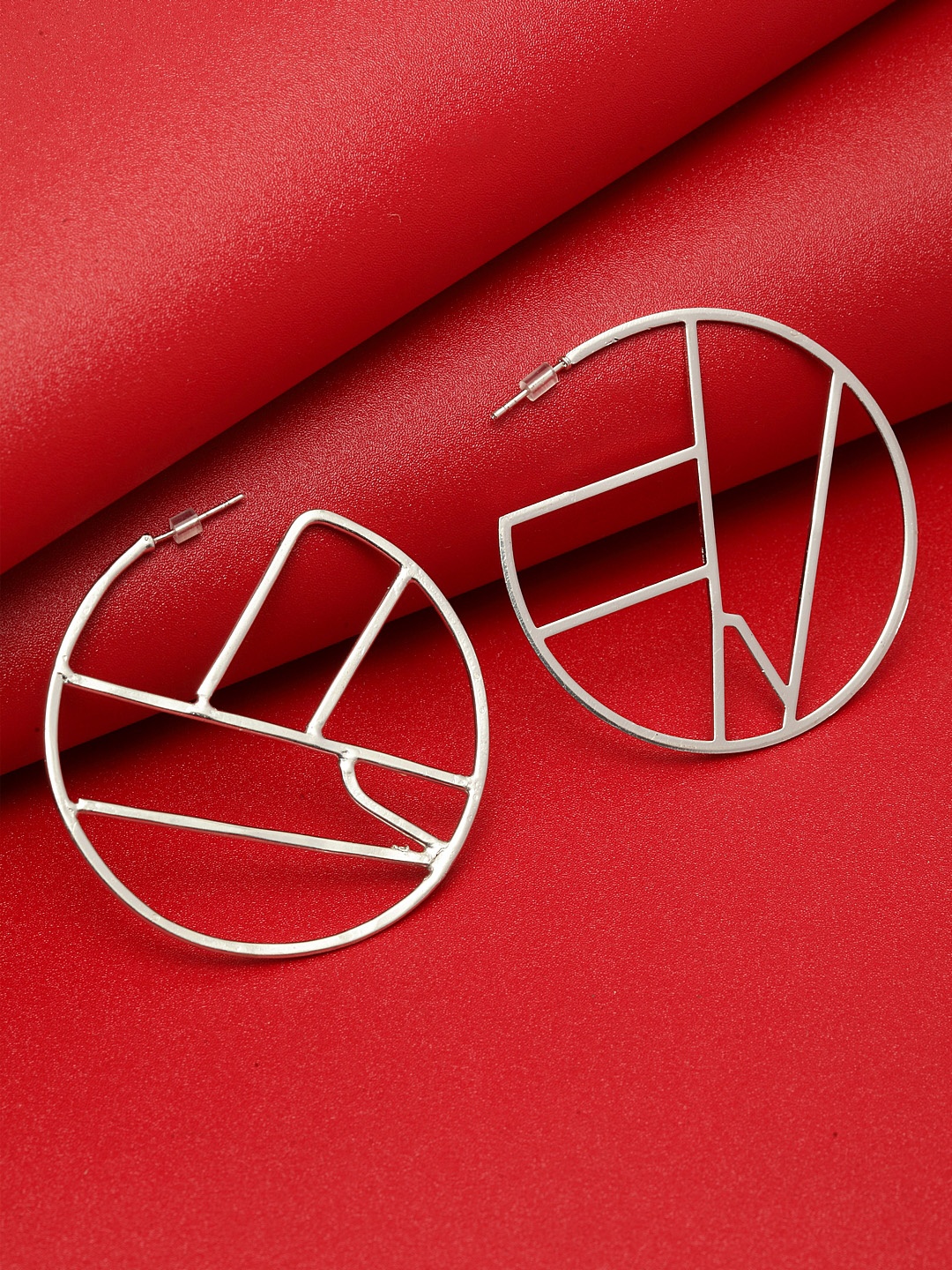 

Madame Silver Circular Hoop Earrings