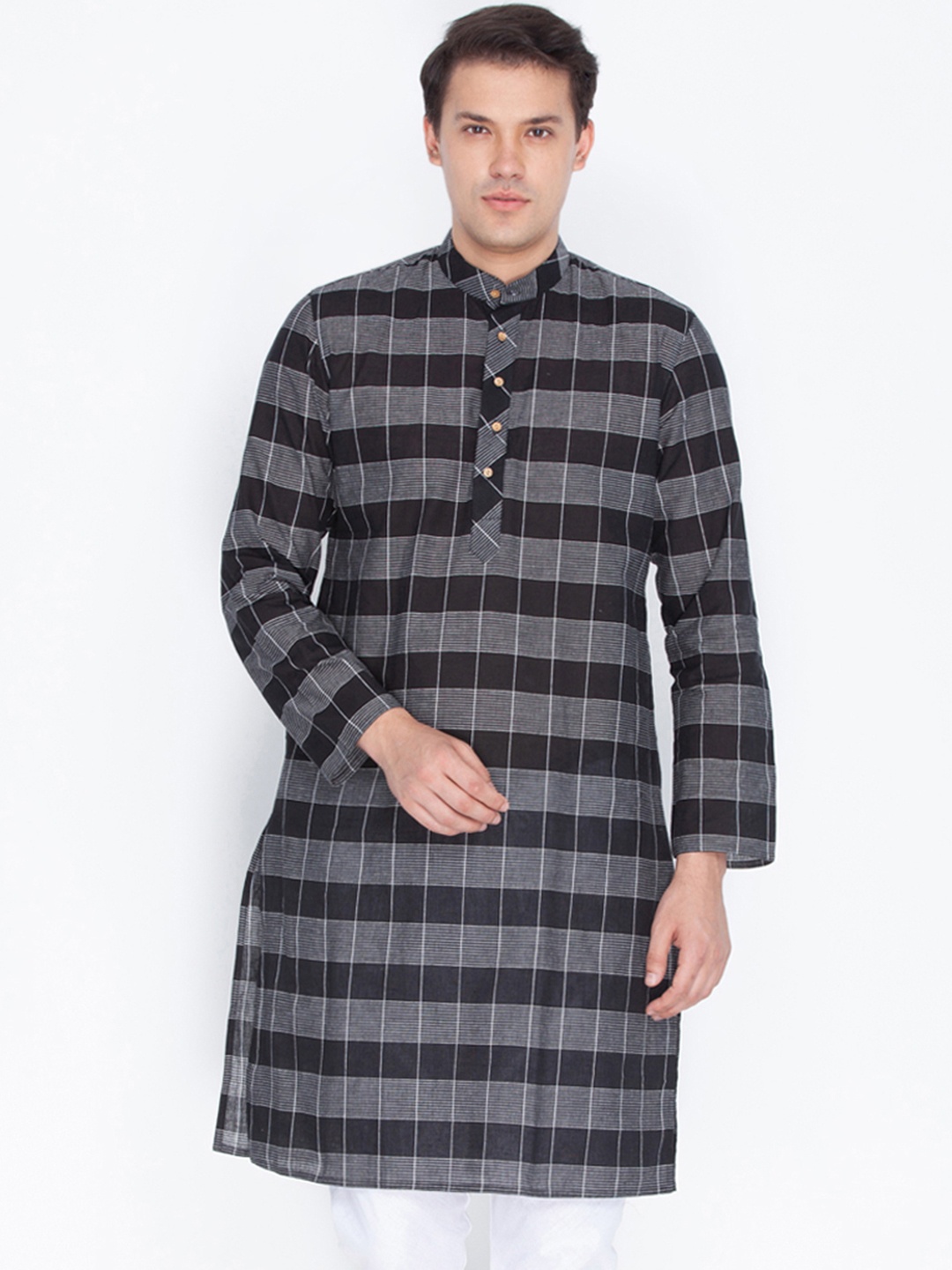 

VASTRAMAY Men Black & Off-White Relaxed Fit Checked Handloom Straight Kurta
