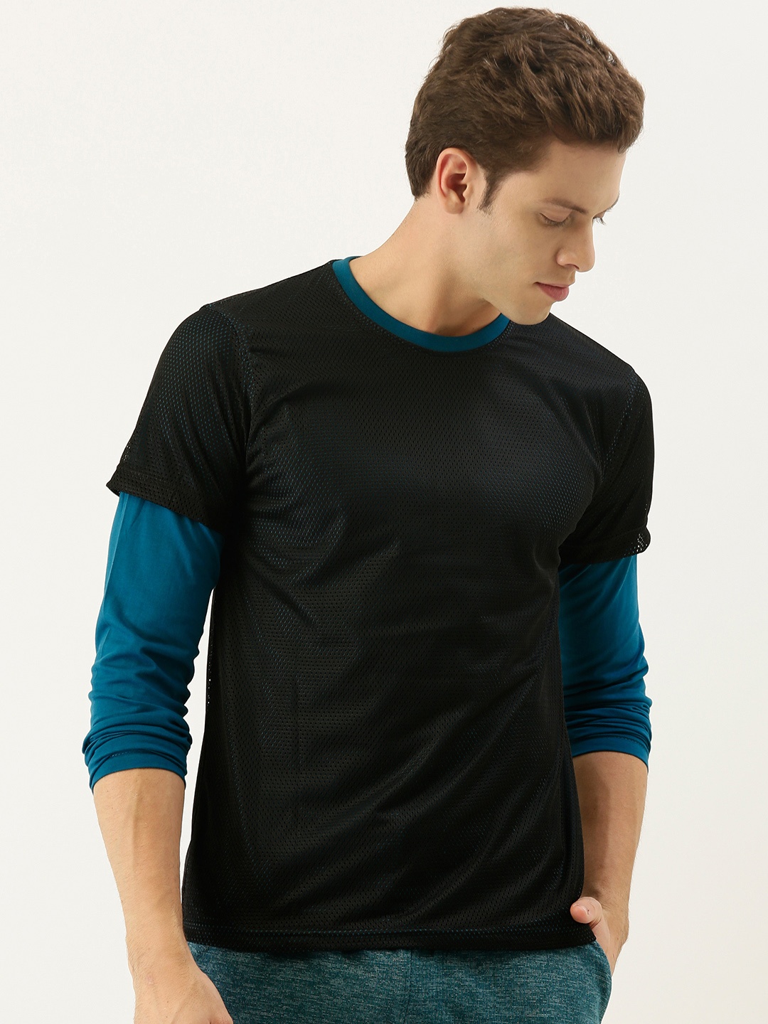 

ARISE Men Black Teal Blue Solid Round Neck Layered Pure Cotton T-shirt