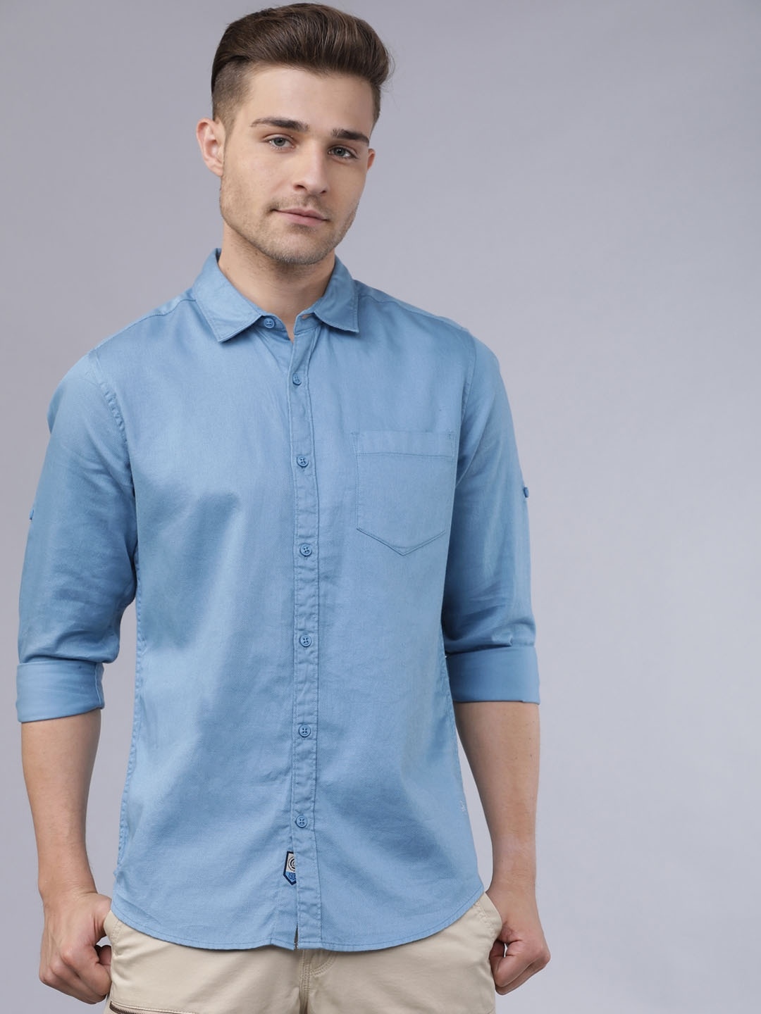 

LOCOMOTIVE Men Blue Slim Fit Solid Casual Shirt