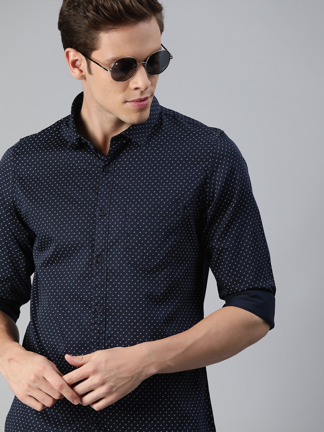 

SPYKAR Men Navy Blue & White Slim Fit Printed Casual Shirt